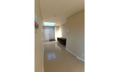 VENTA - Casa 6 ambientes de 2 plantas con pileta - RUMENCO