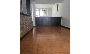 RENTA AMPLIA Y HERMOSA CASA CERCA A LA AVENIDA 30 DE AGOSTO DE PEREIRA