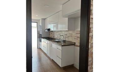 RENTA AMPLIA Y HERMOSA CASA CERCA A LA AVENIDA 30 DE AGOSTO DE PEREIRA