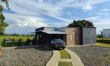 Casa campestre independiente para arriendo en Tres Puertas, Pereira!!