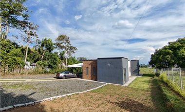 Casa campestre independiente para arriendo en Tres Puertas, Pereira!!