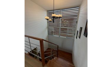 CASA EN CONJUNTO CERRADO RODEADA DE VERDE