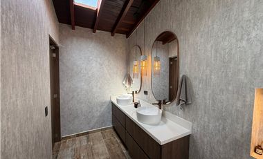 VENTA DE CASA EN SABANETA SECTOR SAN JOSE RANGO 21