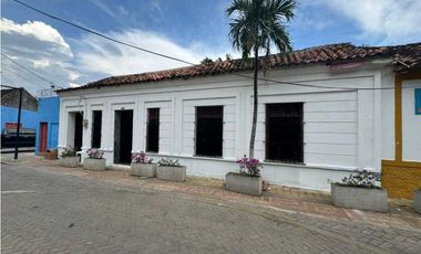 SE ARRIENDA CASA COMERCIAL PLAZA ALFONSO LOPEZ