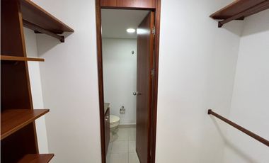 Se Arrienda Apartaestudio en Plaza Oviedo, el Poblado
