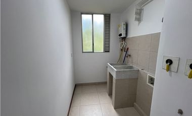 Se Arrienda Apartaestudio en Plaza Oviedo, el Poblado