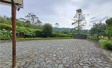 Casa en Arriendo Loma del Escobero Envigado