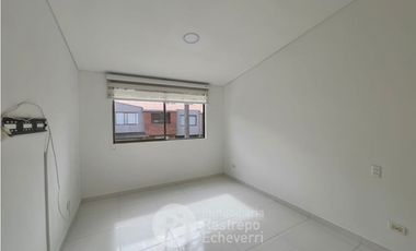 Casa en conjunto en arriendo. Sector San Marcel. Manizales.