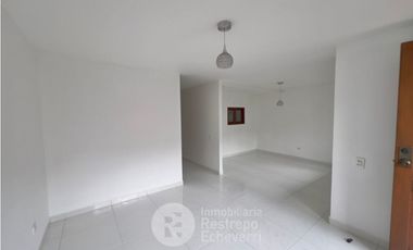 Casa en conjunto en arriendo. Sector San Marcel. Manizales.