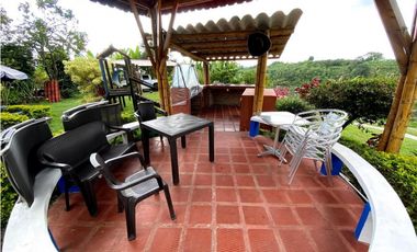 VENDO FINCA ENTRE FILANDIA Y QUIMBAYA