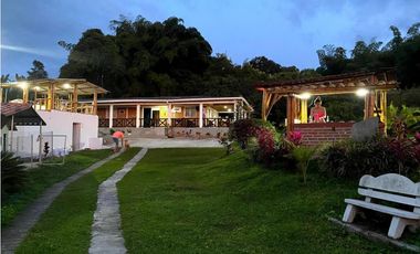 VENDO FINCA ENTRE FILANDIA Y QUIMBAYA