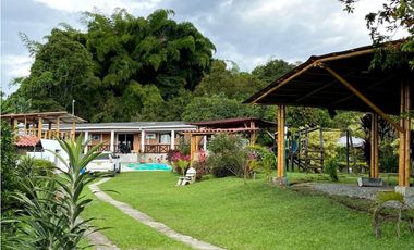 VENDO FINCA ENTRE FILANDIA Y QUIMBAYA