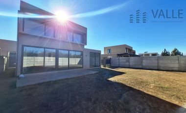 Se arrienda casa Nueva San Damián 3 d /oficina/ 3 baños