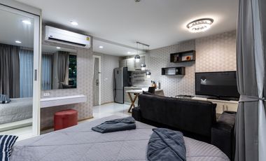 Spacious Ground Floor Condo with Pool Access