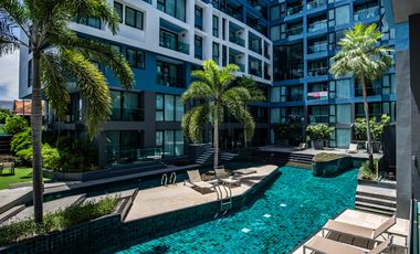 Spacious Ground Floor Condo with Pool Access
