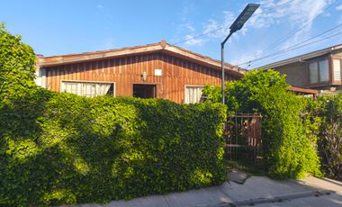 ARRIENDO DE CASA TRES DORMITORIOS EN LA REINA