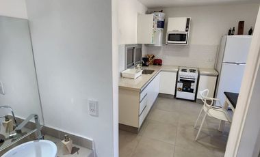Alquil departamento amoblado en Godoy Cruz- 2 amb.