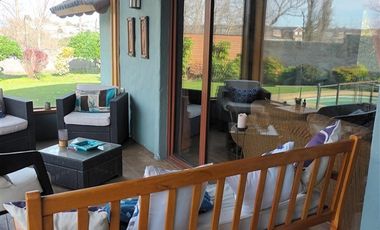 Casa en Arriendo en condominio Santa Raquel