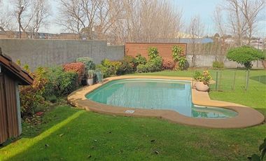 Casa en Arriendo en condominio Santa Raquel