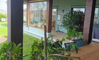 Casa en Arriendo en condominio Santa Raquel