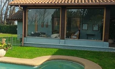 Casa en Arriendo en condominio Santa Raquel
