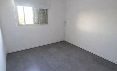 SE VENDE DPTO. EN BARRIO CANDIOTI