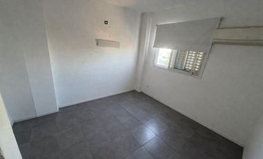 SE VENDE DPTO. EN BARRIO CANDIOTI
