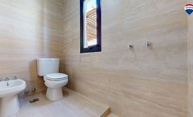 CASA TRES AMBIENTES EN BARRIO LAGUNA AZUL 118M2