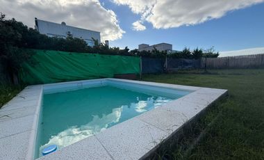 CASA TRES AMBIENTES EN BARRIO LAGUNA AZUL 118M2