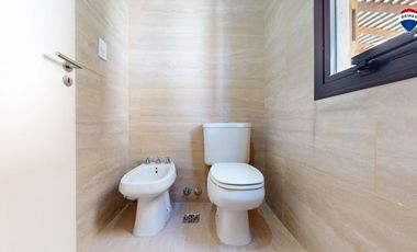 CASA TRES AMBIENTES EN BARRIO LAGUNA AZUL 118M2