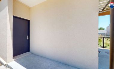 CASA TRES AMBIENTES EN BARRIO LAGUNA AZUL 118M2