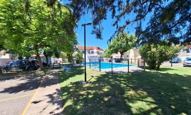VENTA DUPLEX 3 AMB COMPLEJO CERRADO CON COCHERA