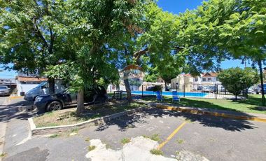 VENTA DUPLEX 3 AMB COMPLEJO CERRADO CON COCHERA