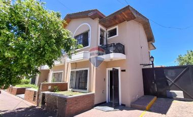 VENTA DUPLEX 3 AMB COMPLEJO CERRADO CON COCHERA