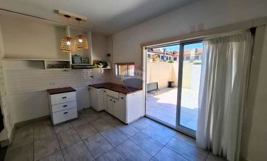 VENTA DUPLEX 3 AMB COMPLEJO CERRADO CON COCHERA