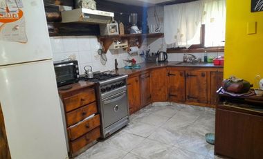 Venta casa + departamento barrio el Gaucho