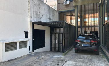 VENTA COCHERA CORRIENTES A METROS DE PELLEGRINI