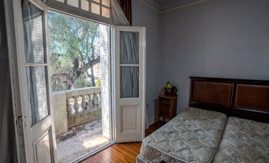 Casa 7 ambs. Parque y piscina. Escucha ofertas