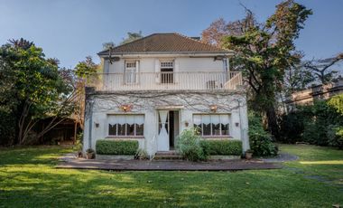 Casa 7 ambs. Parque y piscina. Escucha ofertas