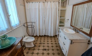 Casa 7 ambs. Parque y piscina. Escucha ofertas