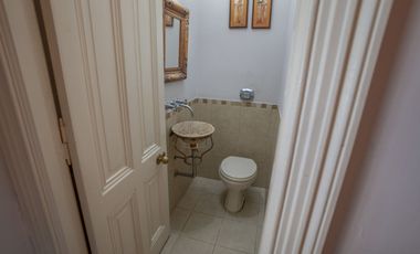 Casa 7 ambs. Parque y piscina. Escucha ofertas