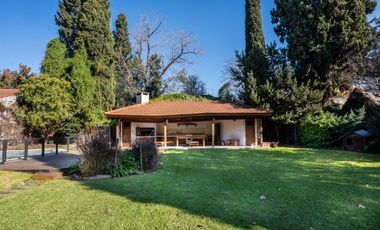 Casa 7 ambs. Parque y piscina. Escucha ofertas