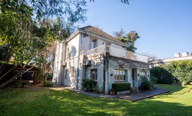 Casa 7 ambs. Parque y piscina. Escucha ofertas