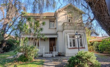 Casa 7 ambs. Parque y piscina. Escucha ofertas