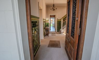 Casa 7 ambs. Parque y piscina. Escucha ofertas