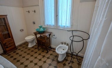 Casa 7 ambs. Parque y piscina. Escucha ofertas