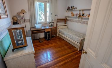 Casa 7 ambs. Parque y piscina. Escucha ofertas