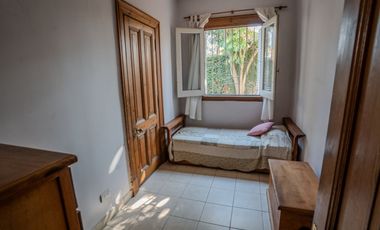Casa 7 ambs. Parque y piscina. Escucha ofertas