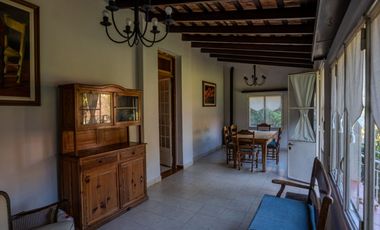 Casa 7 ambs. Parque y piscina. Escucha ofertas