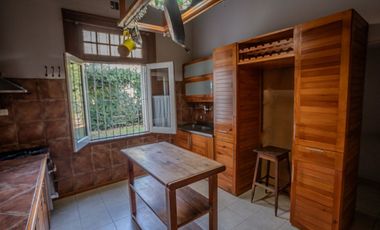 Casa 7 ambs. Parque y piscina. Escucha ofertas